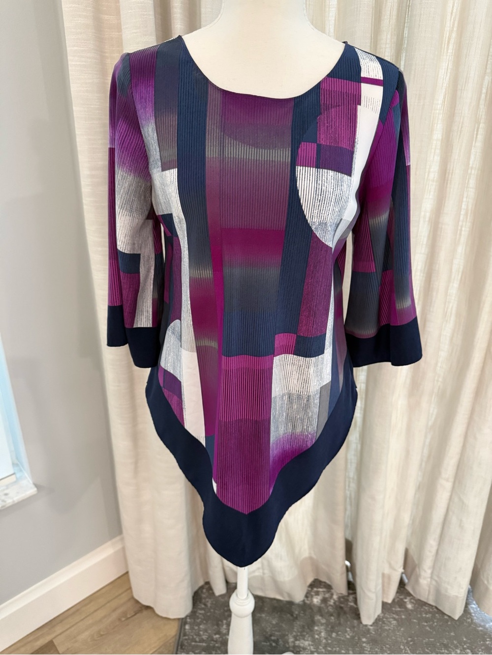 Geometric Scoop Neck Top in Plum, Navy & White